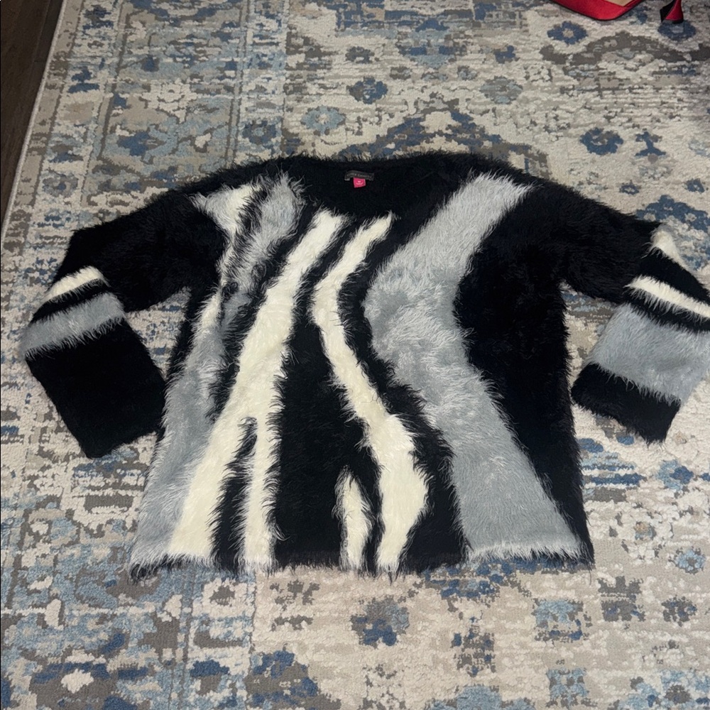 Vince Camuto Black, Gray, and White Fuzzy Sweater - Picture 7 of 7